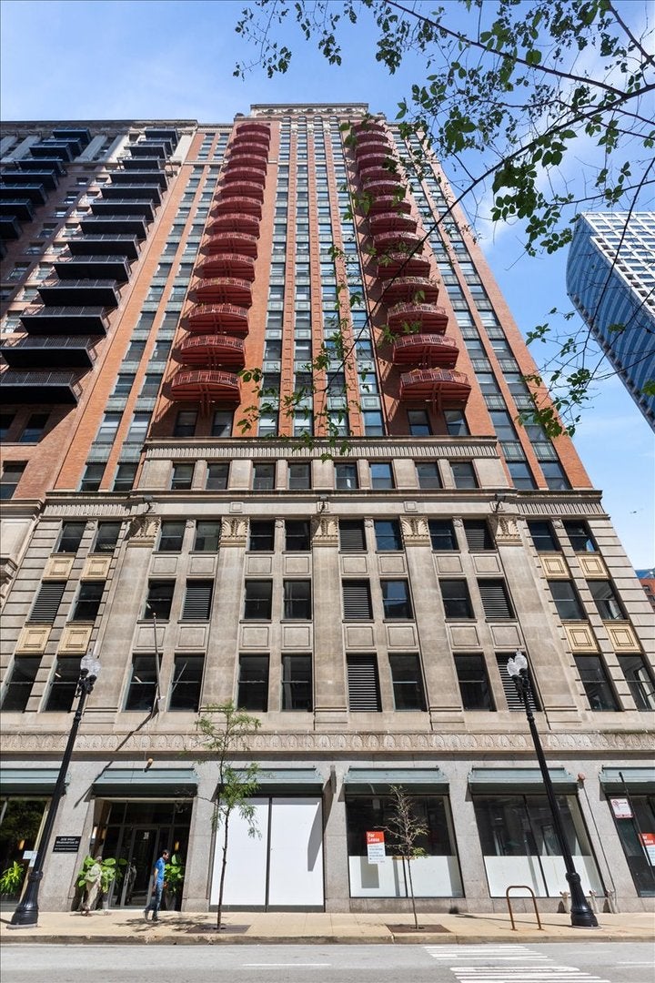 208 W Washington Street 2013 — photo