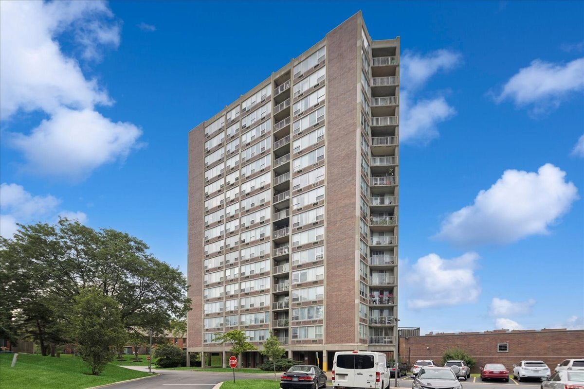 3925 Triumvera Drive 15G — photo
