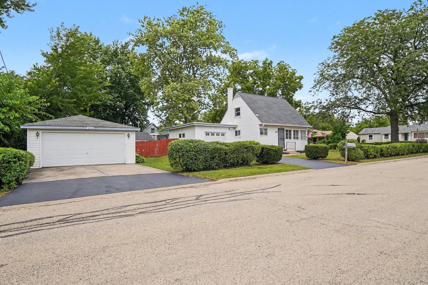 2104 Webb Street — photo