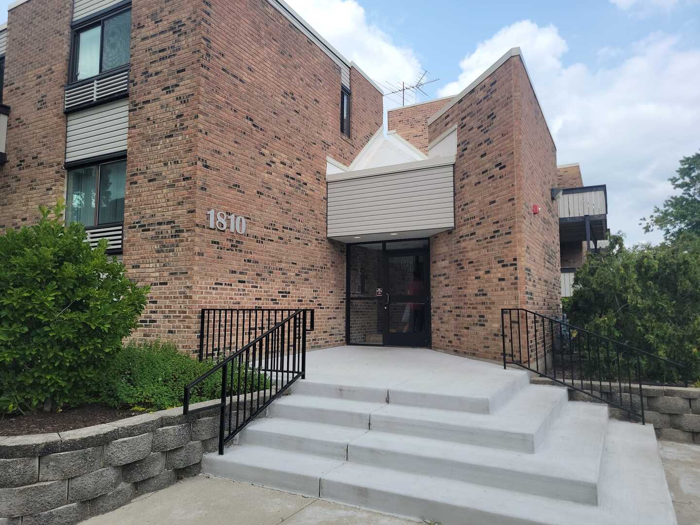 1810 Hemlock Place 204 — photo