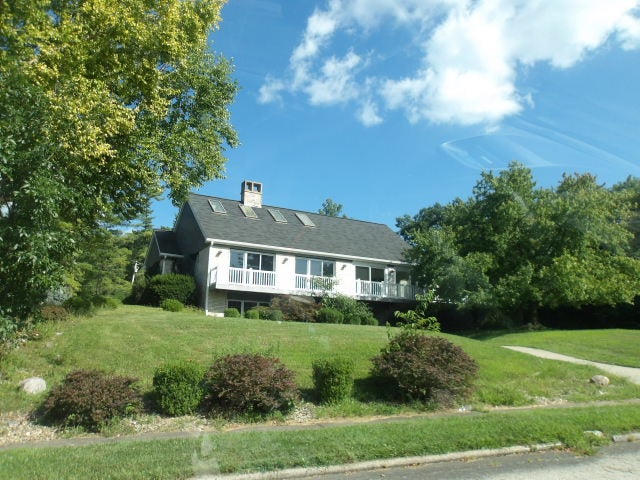 304 Greenway Lane — photo