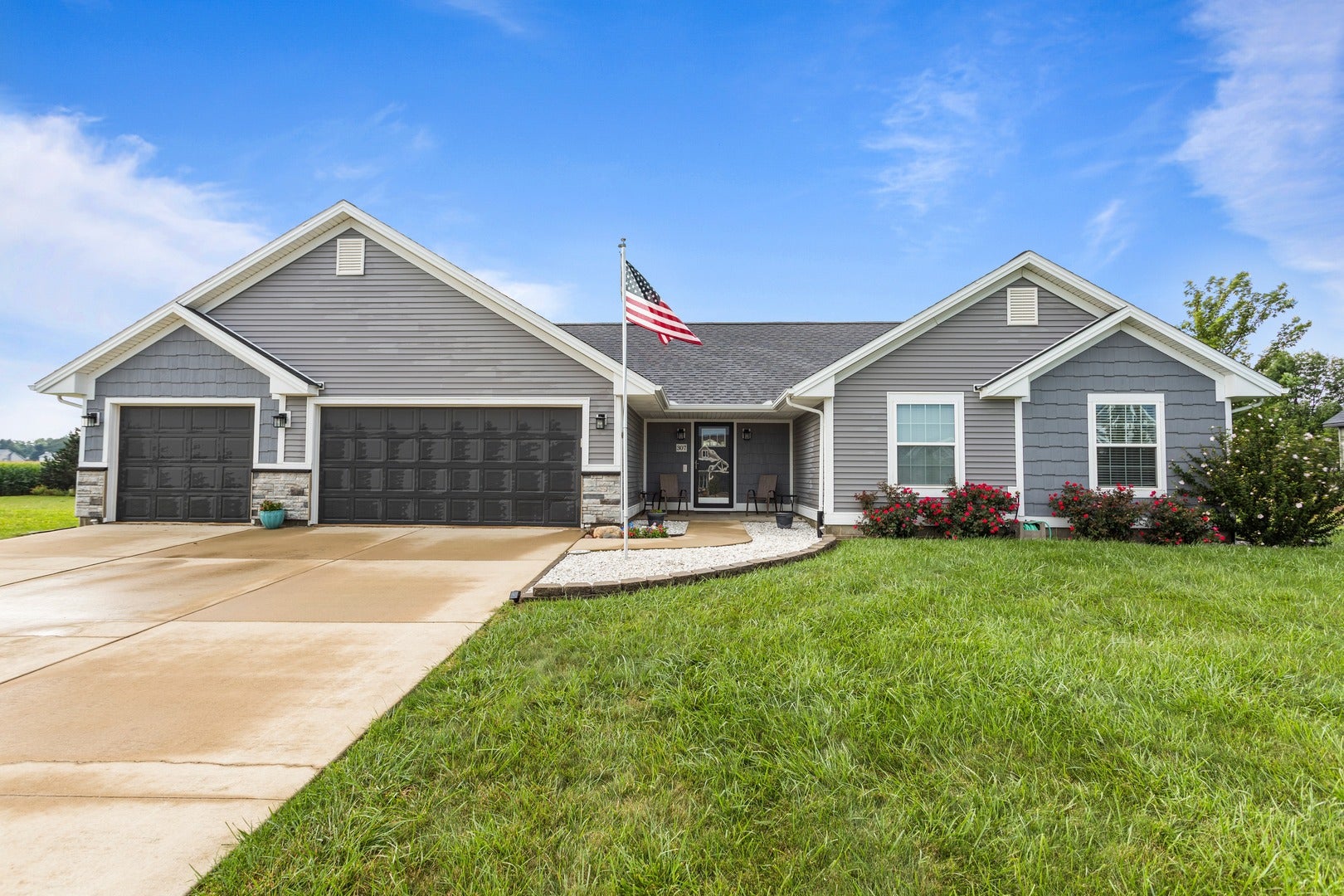 307 Horseshoe Drive — photo
