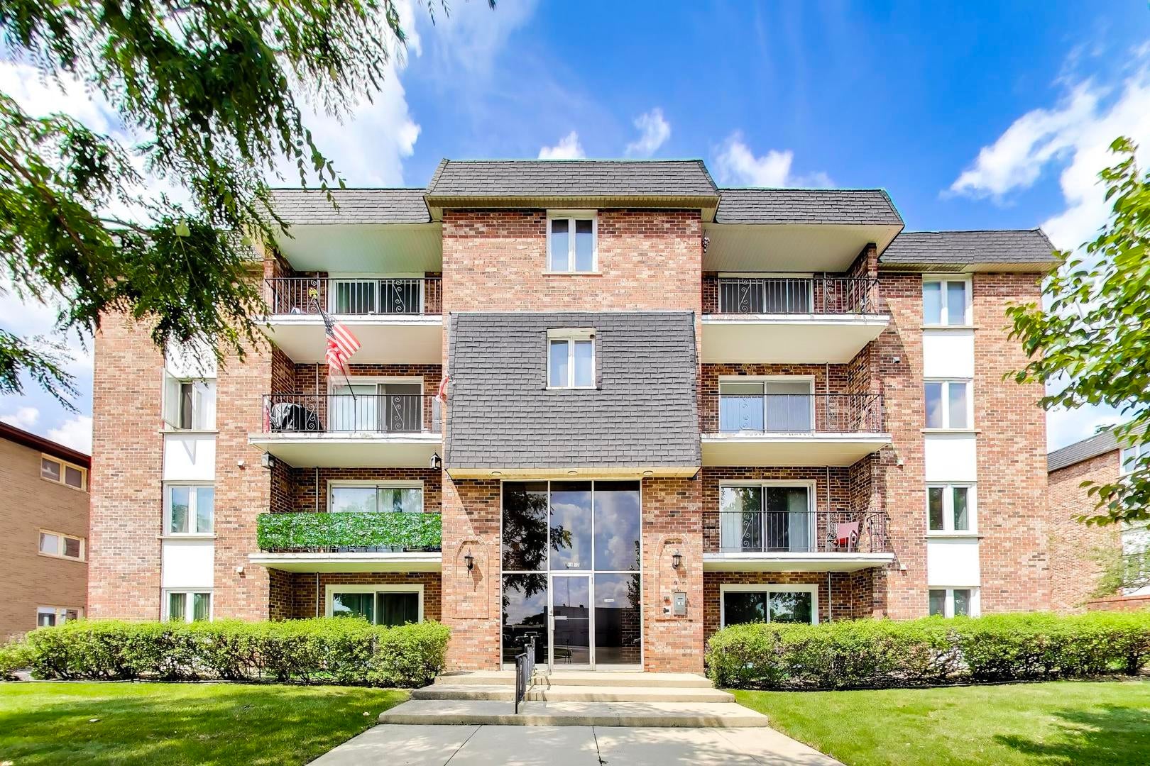 11012 S Kilpatrick Avenue 2NE — photo