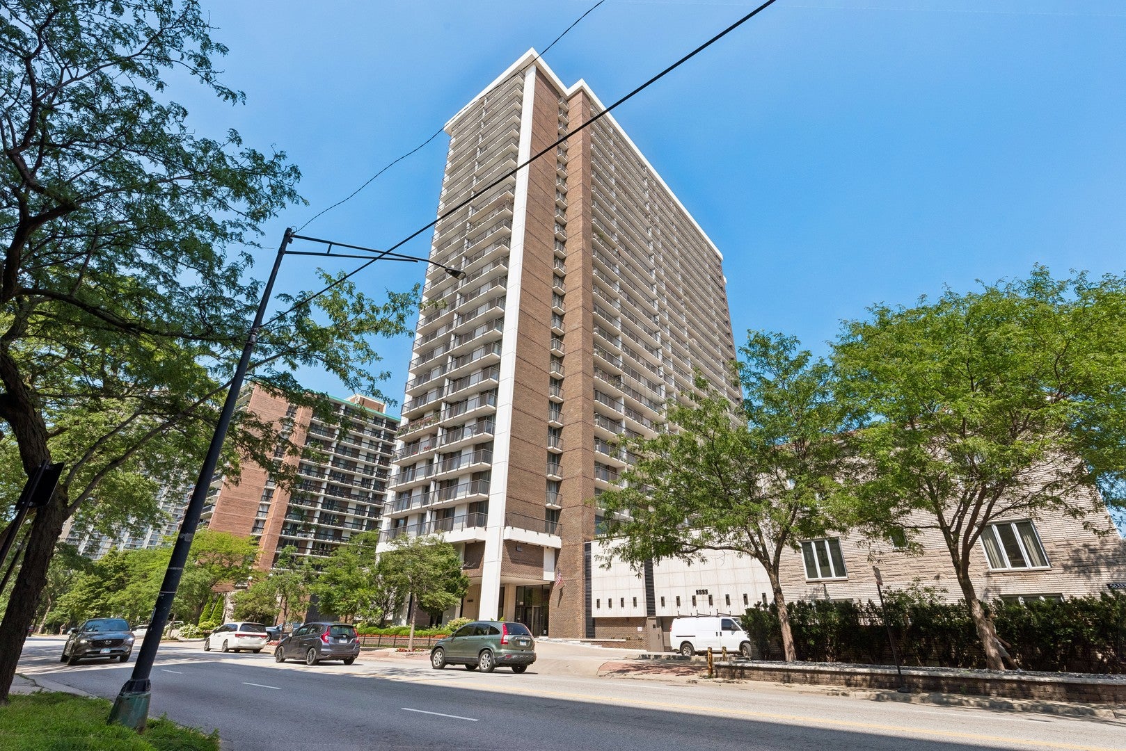 5855 N Sheridan Road 11J — photo