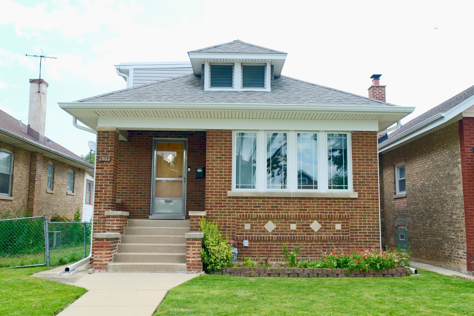5055 N Keeler Avenue — photo
