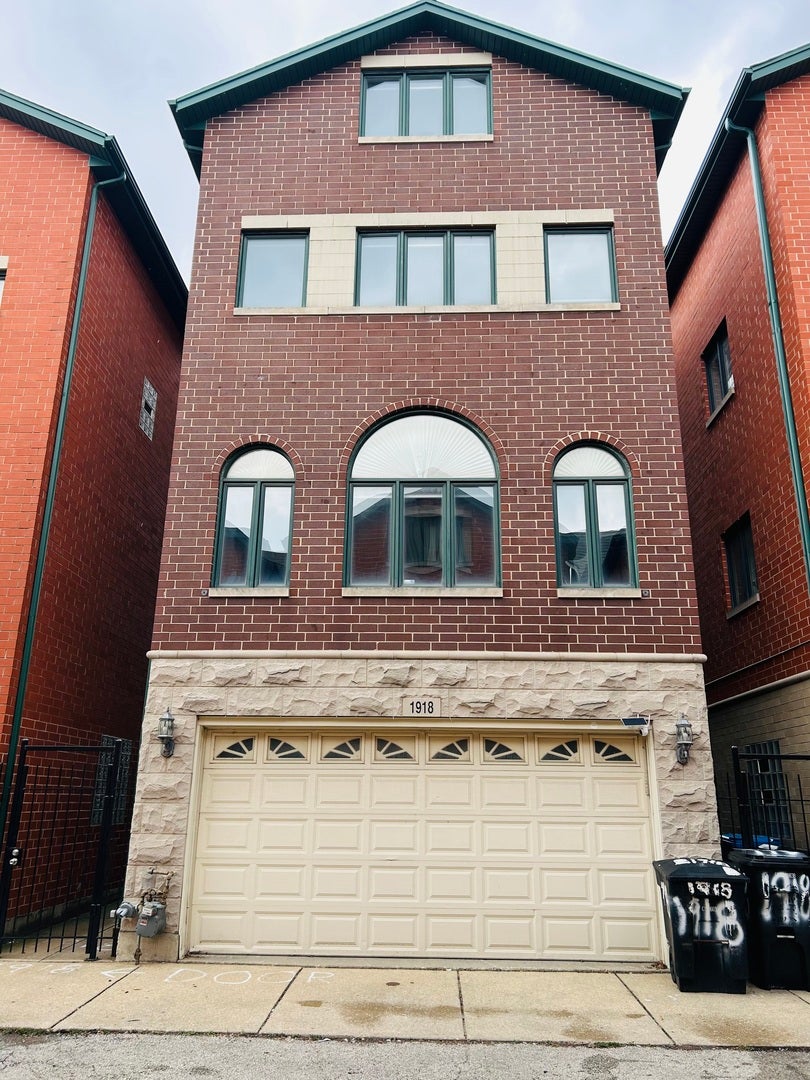 1918 S Louie Parkway — photo