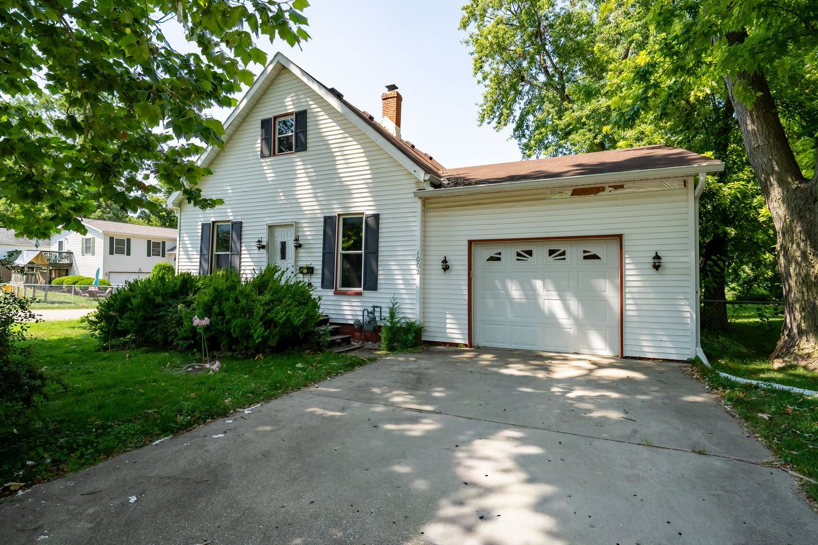 1002 E Empire Street — photo