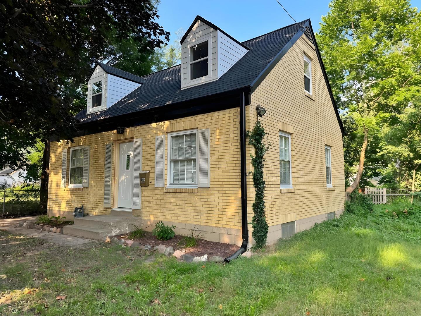 1619 Evergreen Street — photo