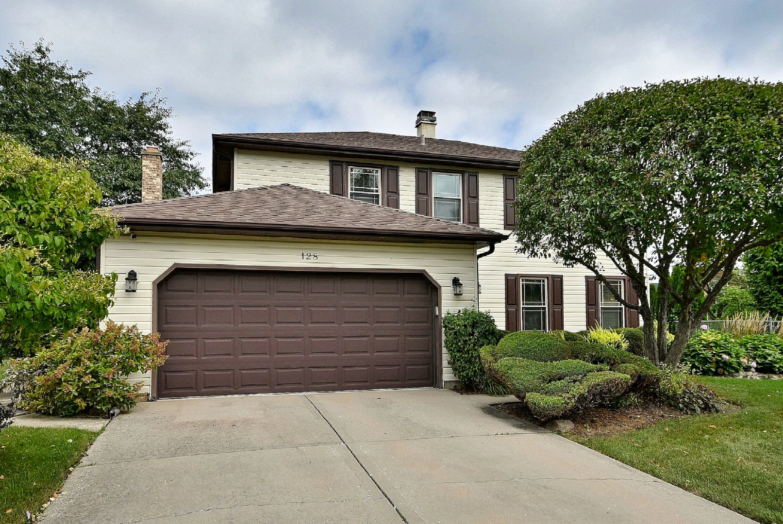 128 Hunter's Circle — photo