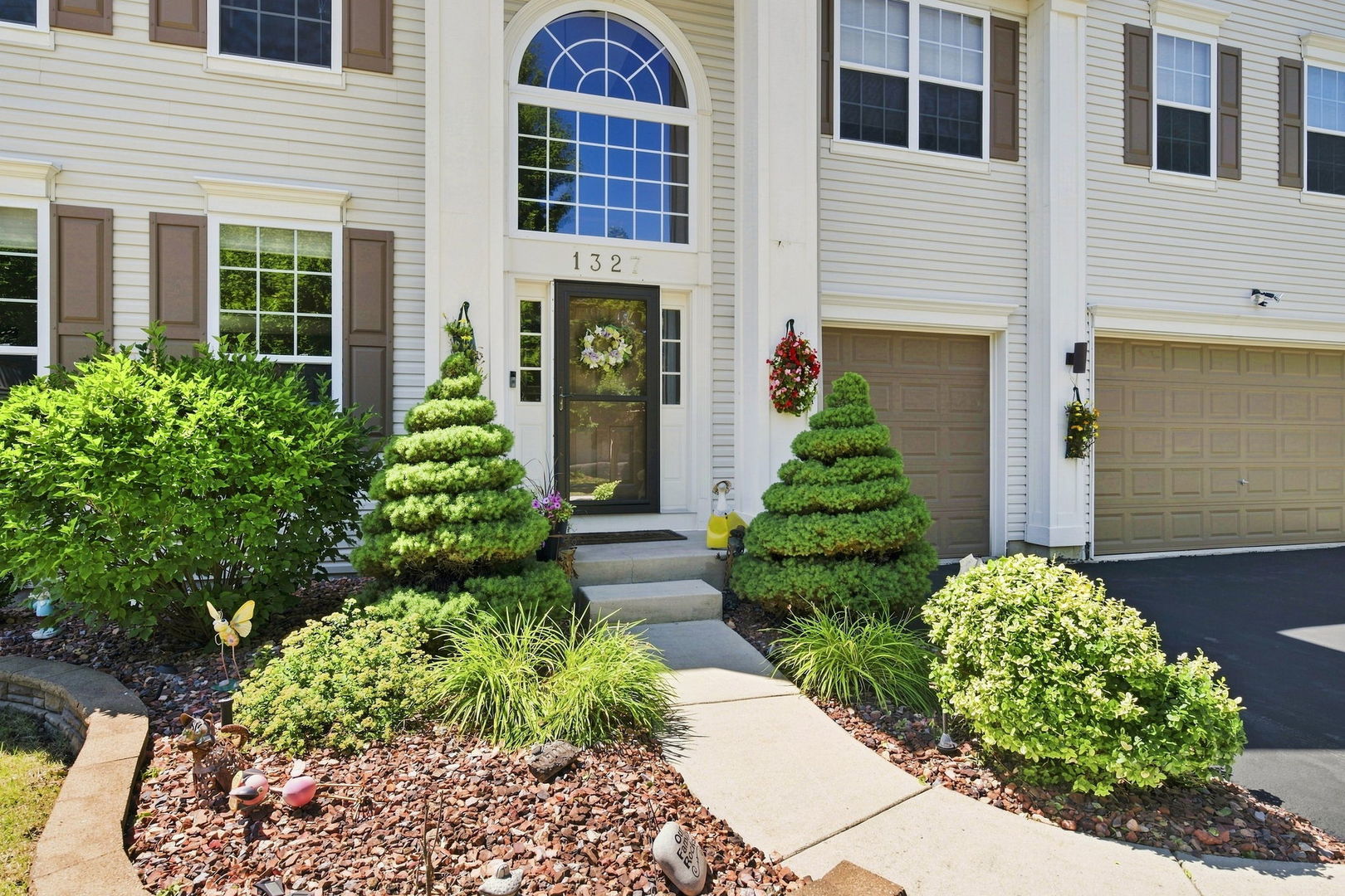 1327 Palisades Drive — photo