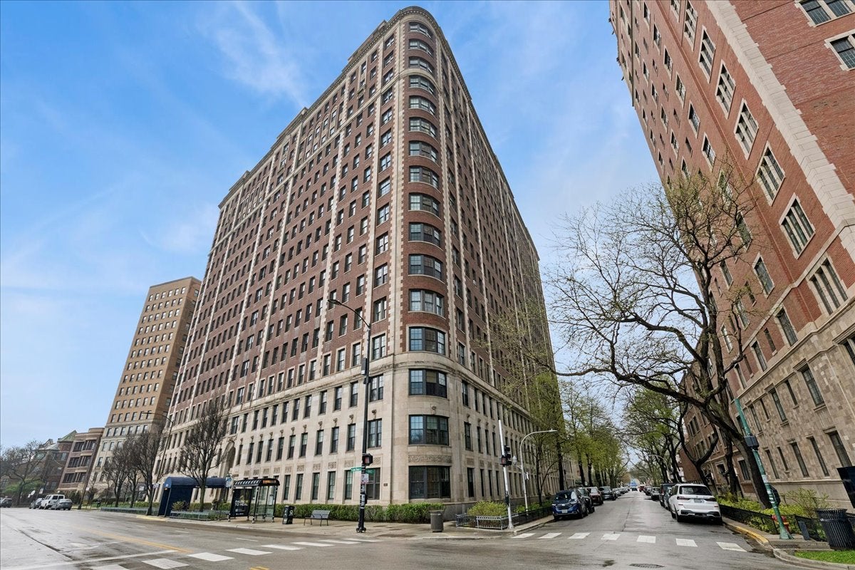 3750 N Lake Shore Drive 1D — photo