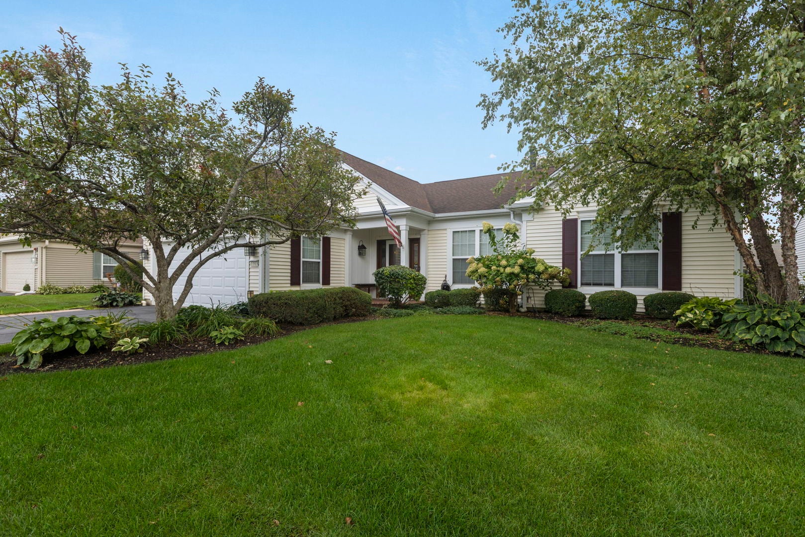 Home in Huntley, IL 60142 — photo 2