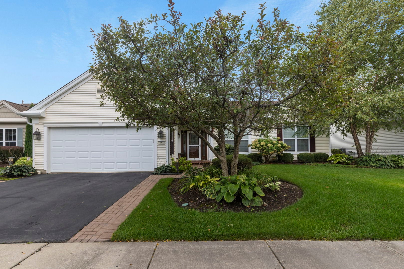 Home in Huntley, IL 60142 — photo 3