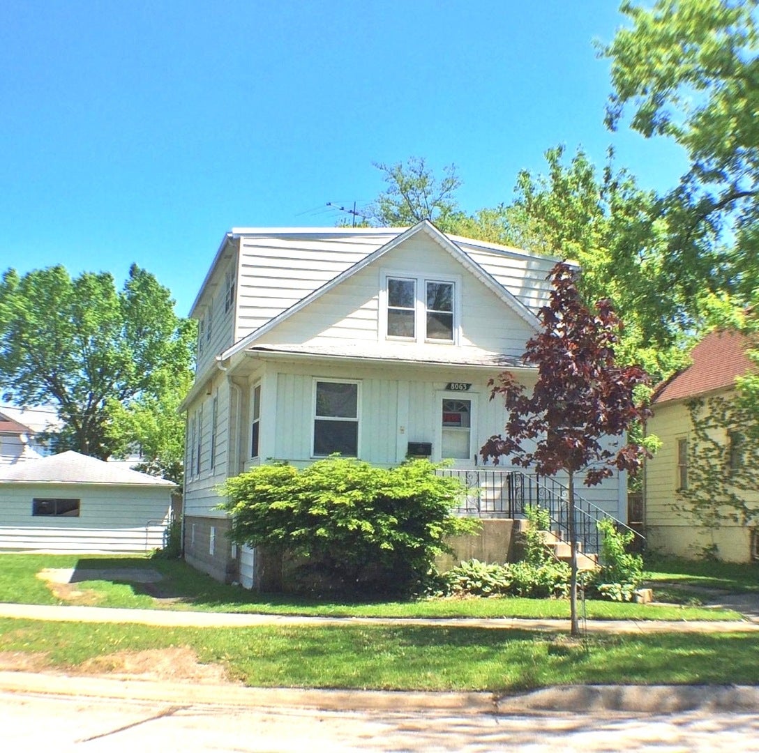 8063 N Elmwood Street — photo
