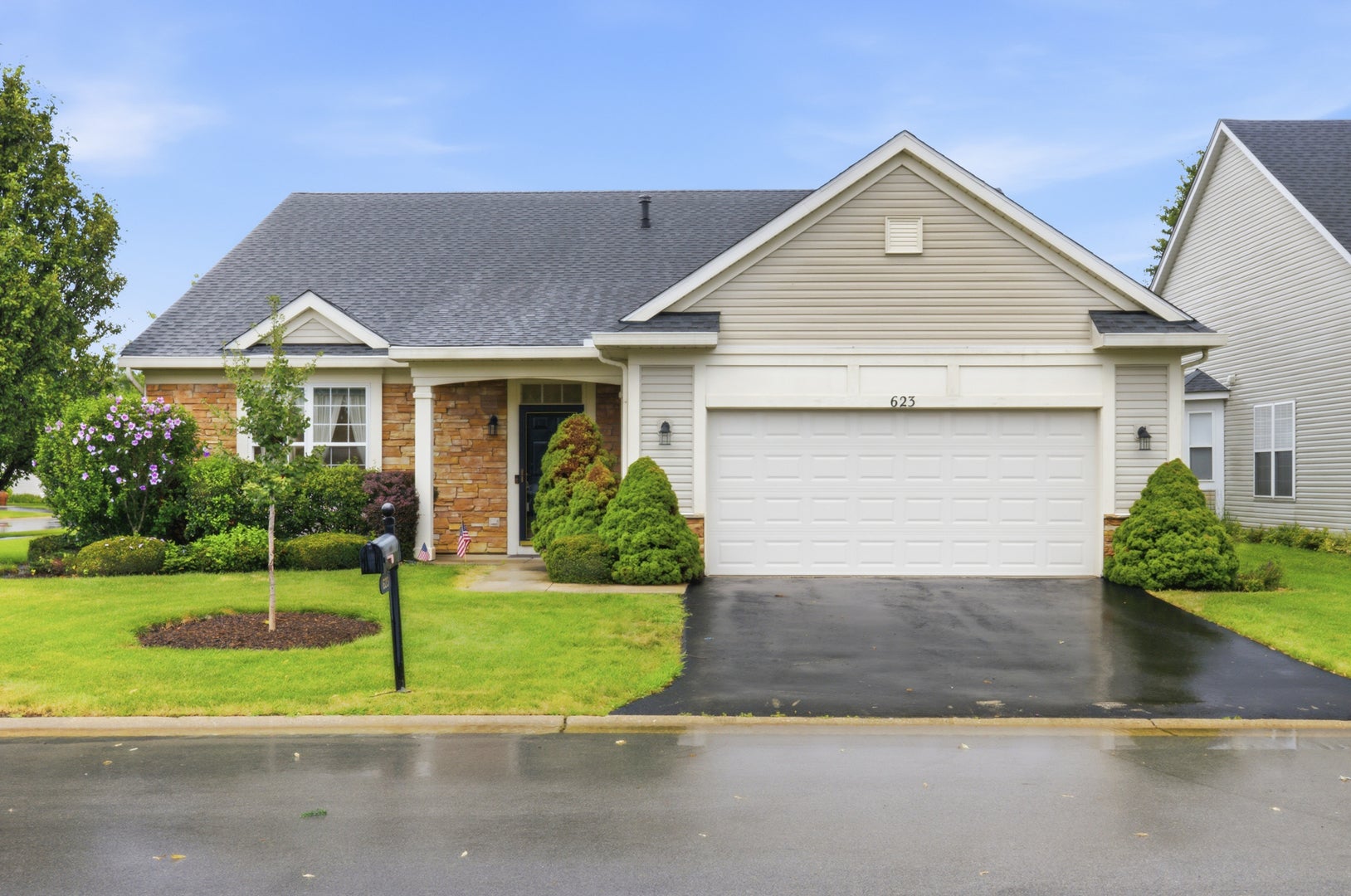 623 Saugatuk Circle — photo