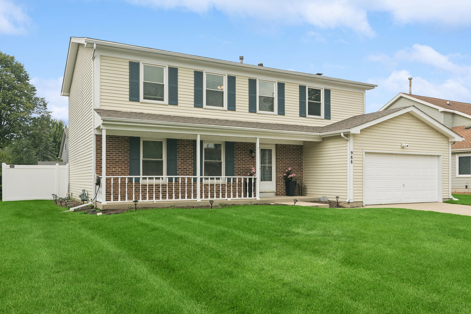 988 Newbury Drive — photo