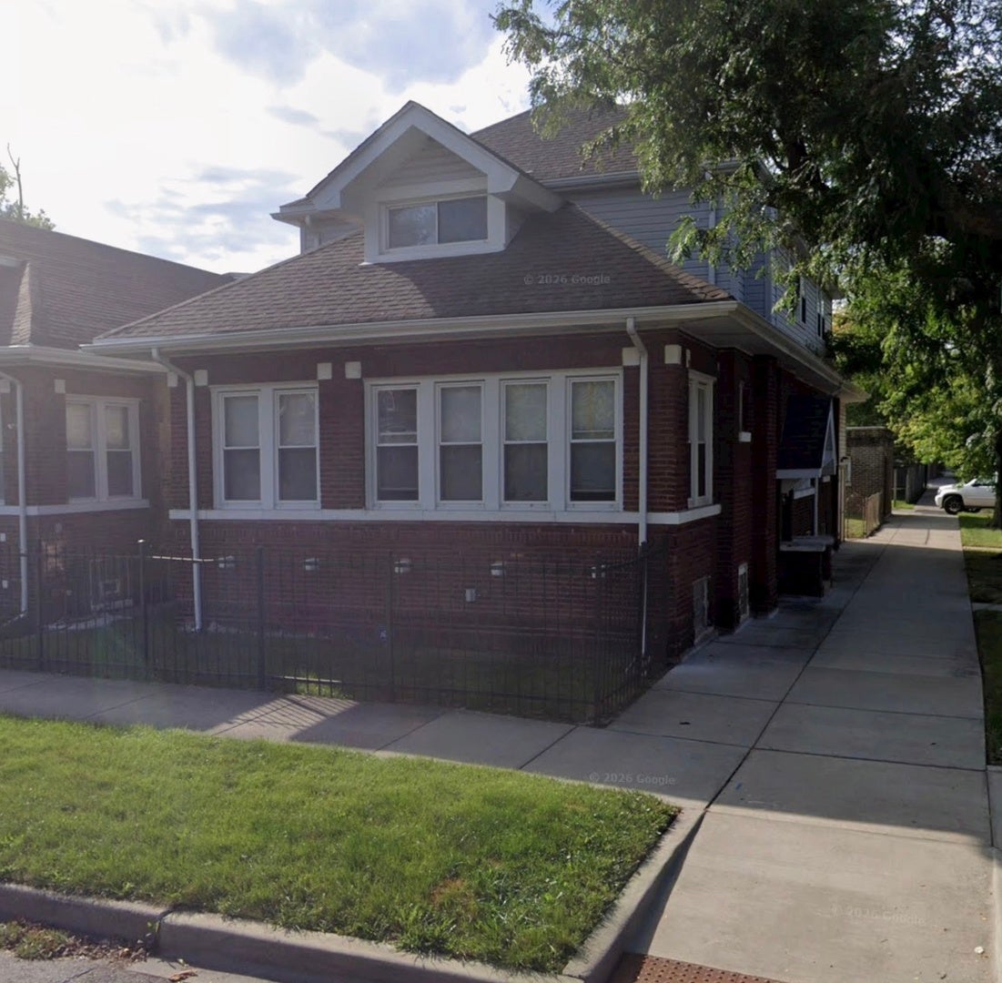 1401 E 72nd Place — photo