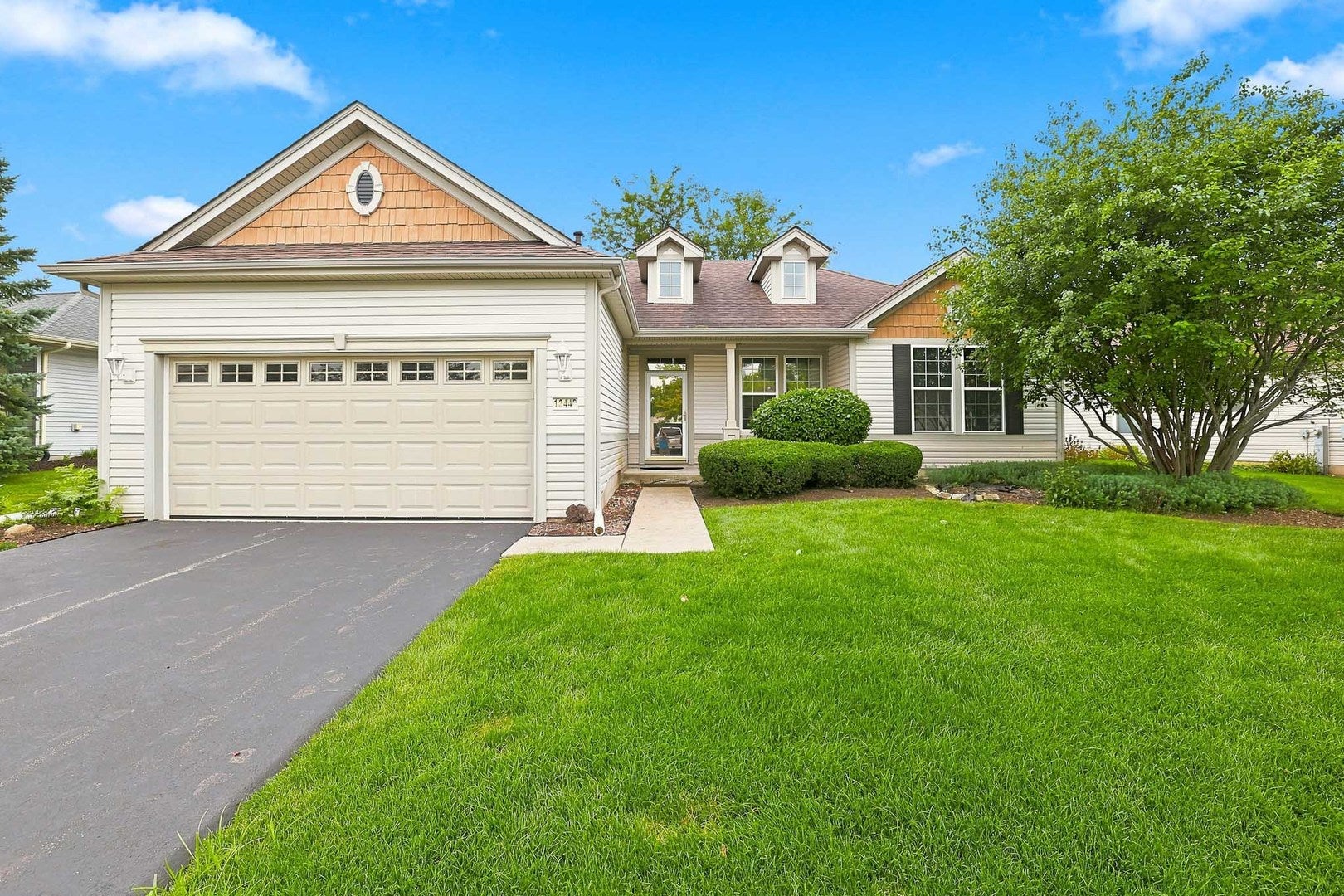 12449 Fox Run Court — photo