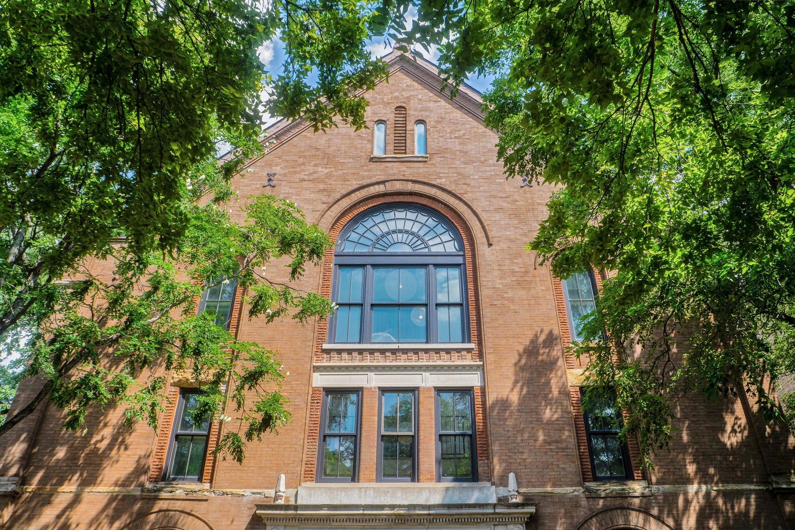 Home in Chicago, IL 60622 — photo 2