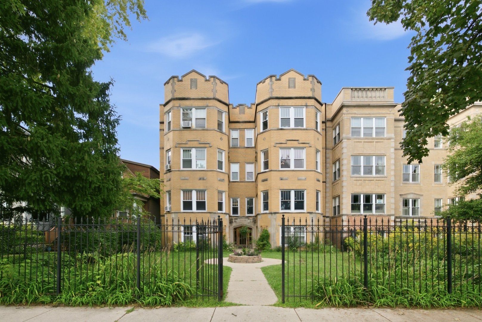 2640 W Logan Boulevard 102 — photo