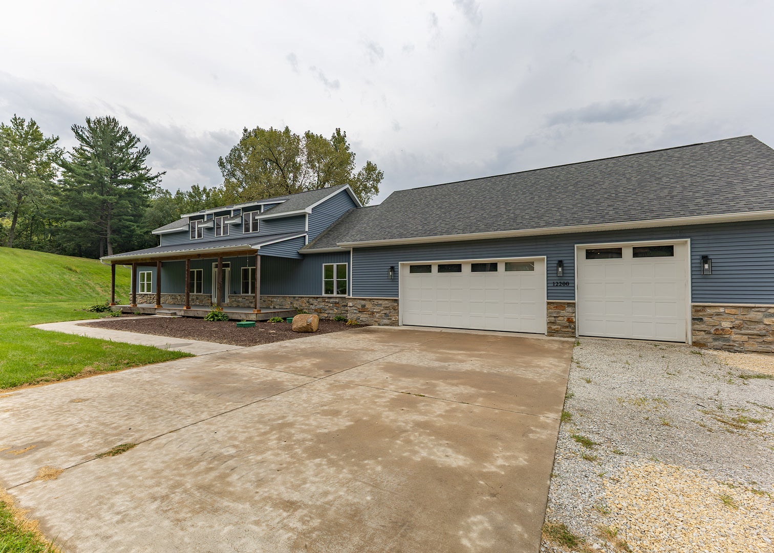 Home in Coal Valley, IL 61240 — photo 2