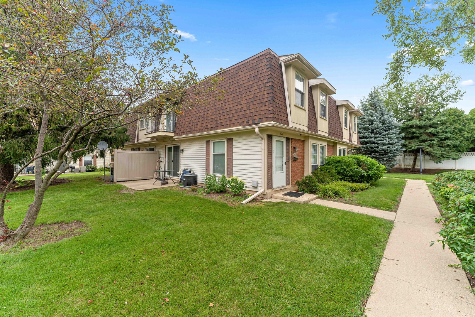 627 Shaw Court — photo