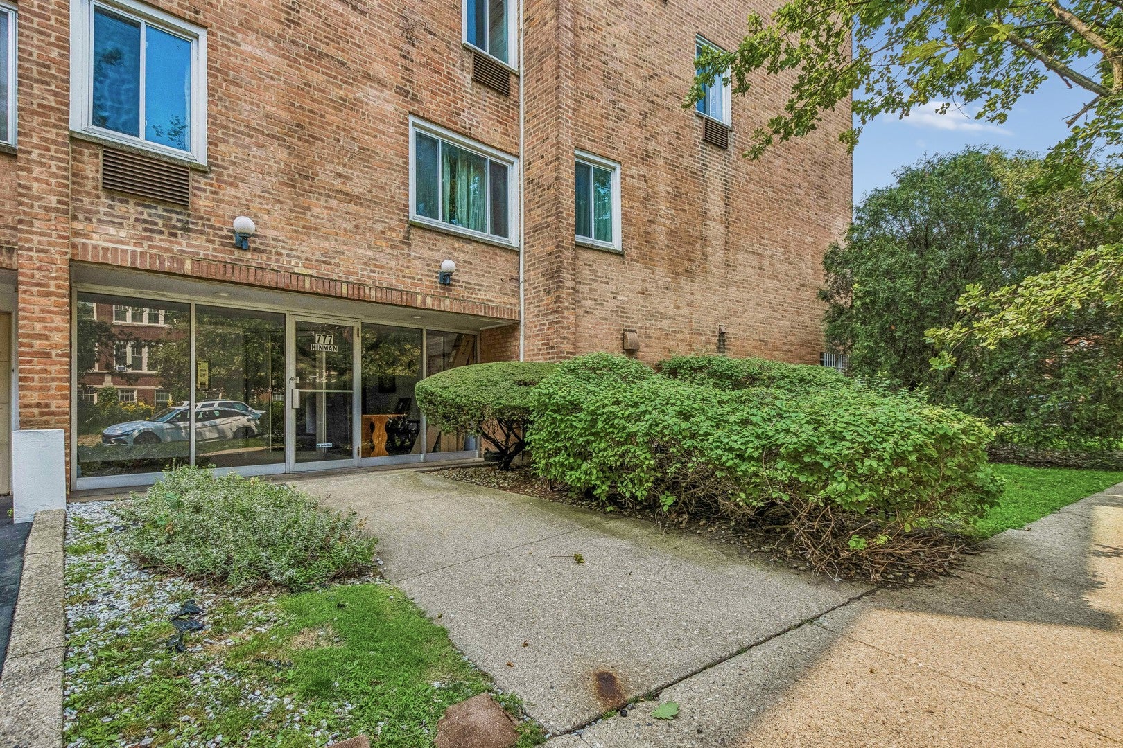 777 Hinman Avenue 35 — photo
