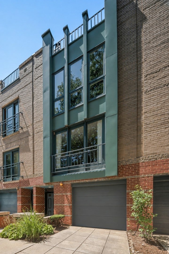 1449 S Clark Street — photo