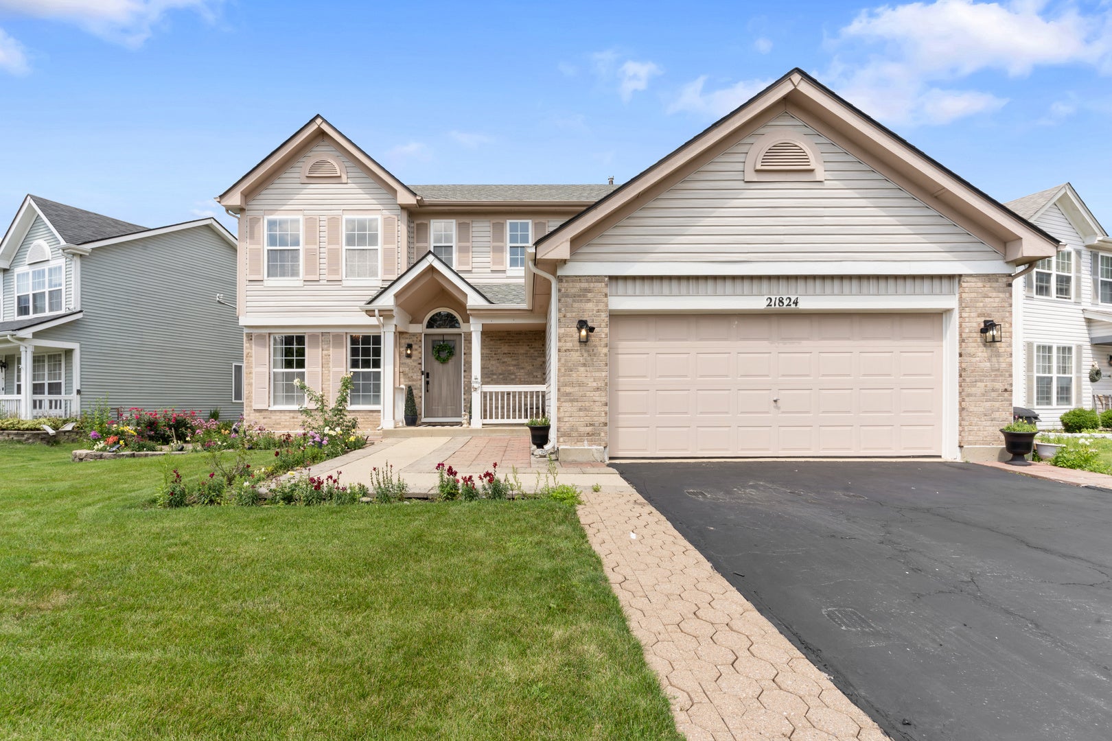 21824 W Kentwood Drive — photo