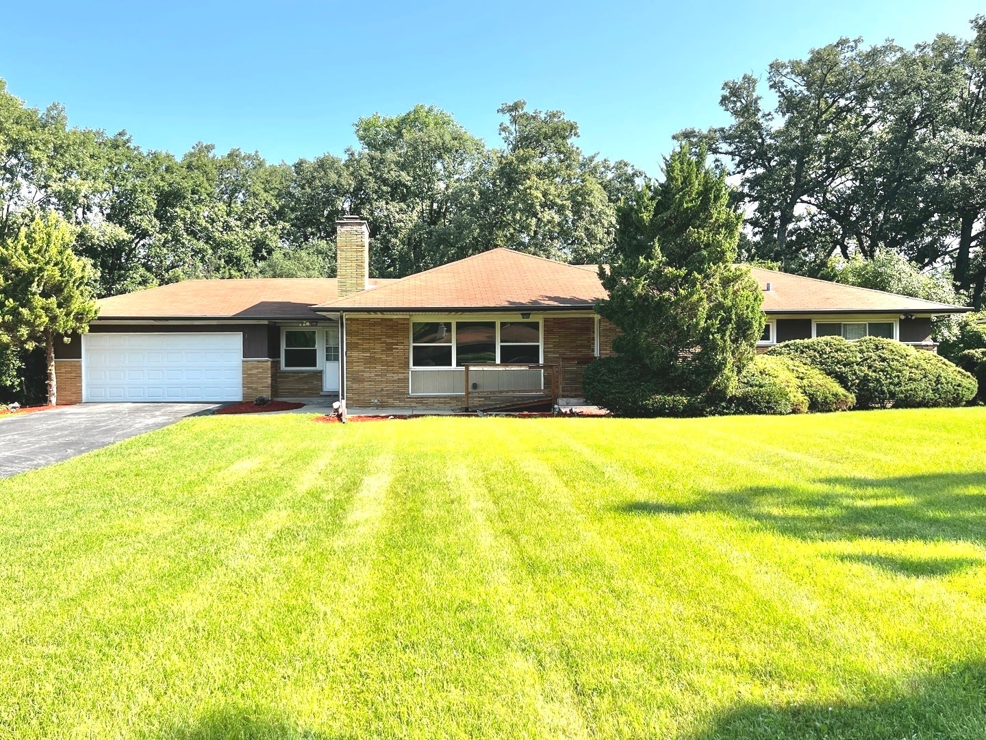 2543 Oakwood Drive — photo