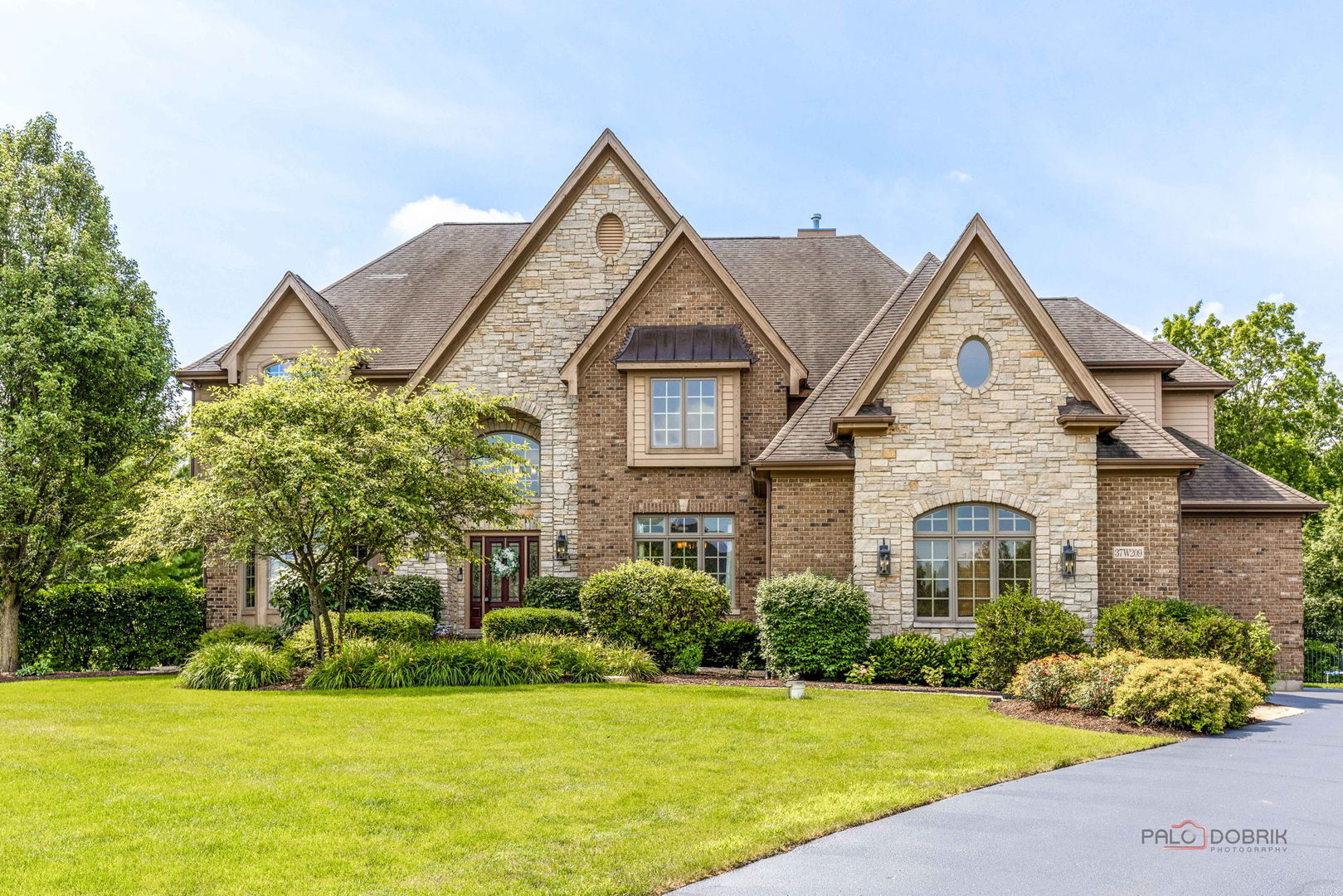 37W209 Deer Pond Court — photo