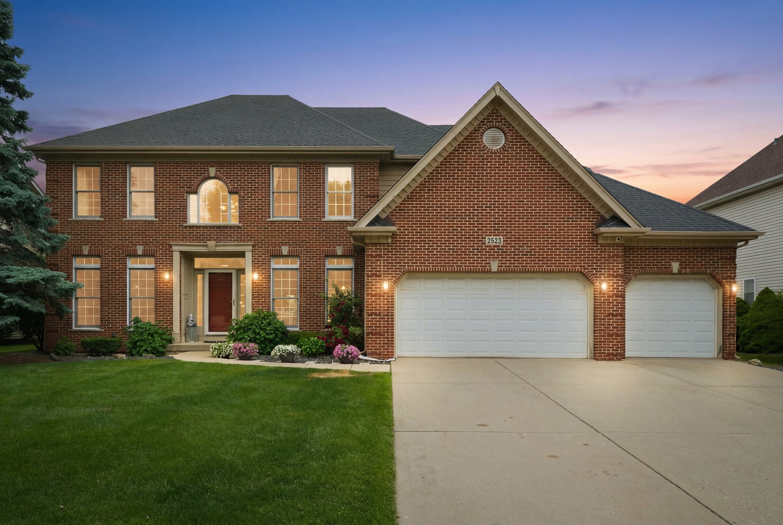 3423 Goldfinch Drive — photo