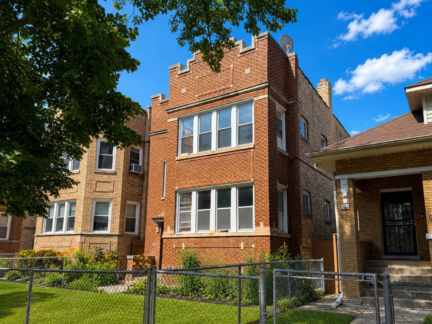 5536 N Spaulding Avenue G — photo
