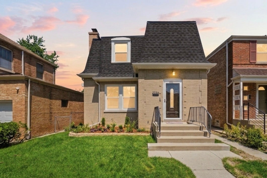2724 W Jerome Street — photo