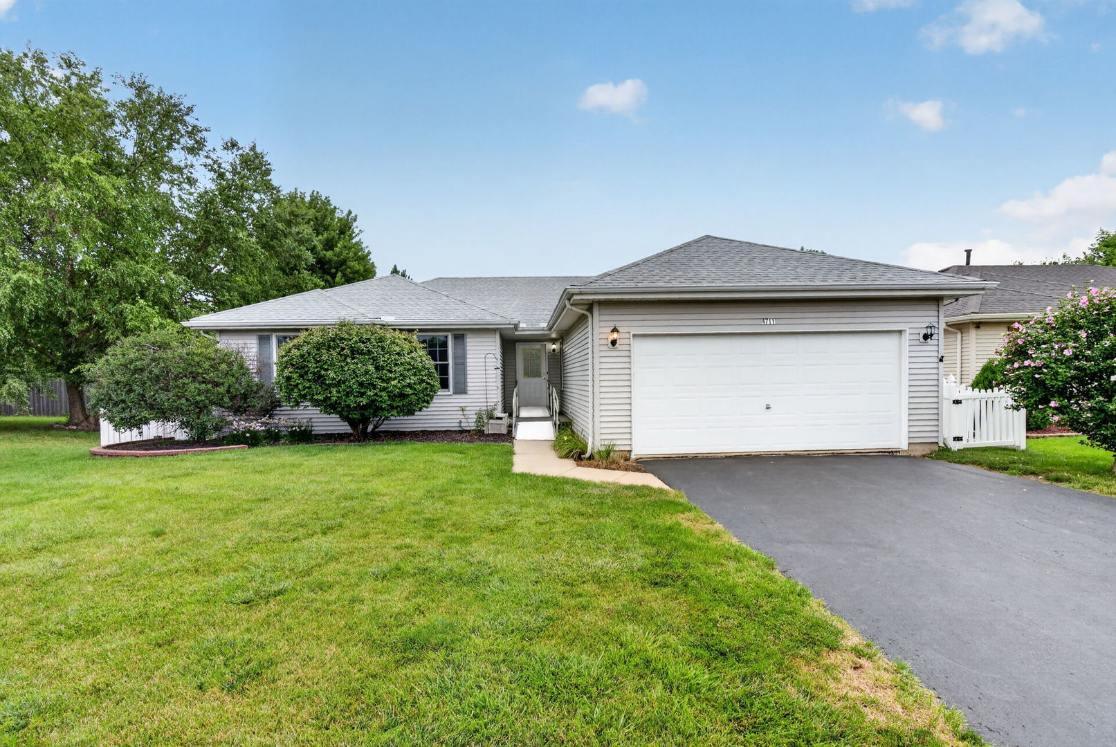 4711 Mallard Lane — photo