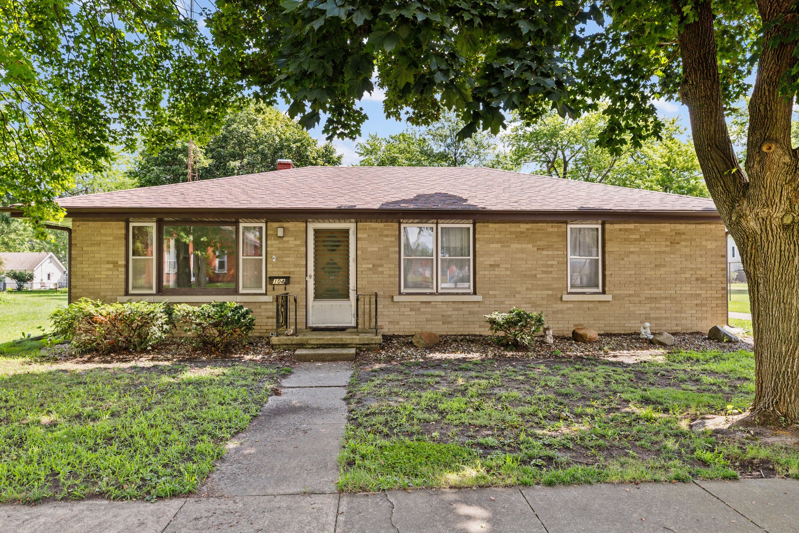 104 S Maple Street — photo