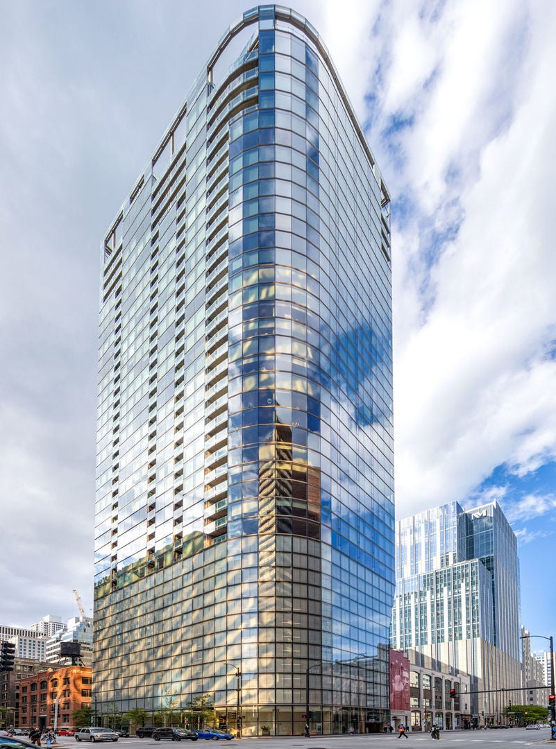 600 N Fairbanks Court 2704 — photo