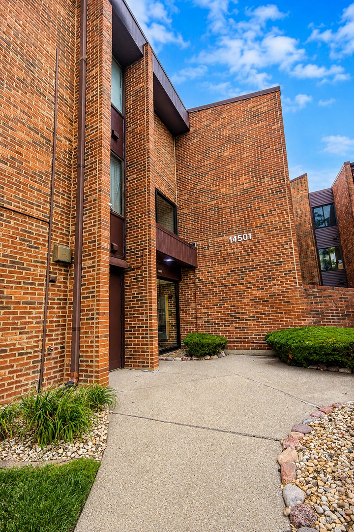 14501 Central Court Ph1 — photo