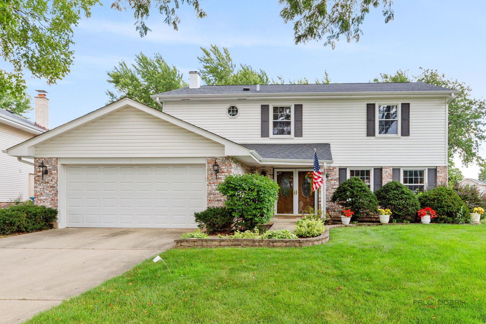 815 Claridge Court — photo