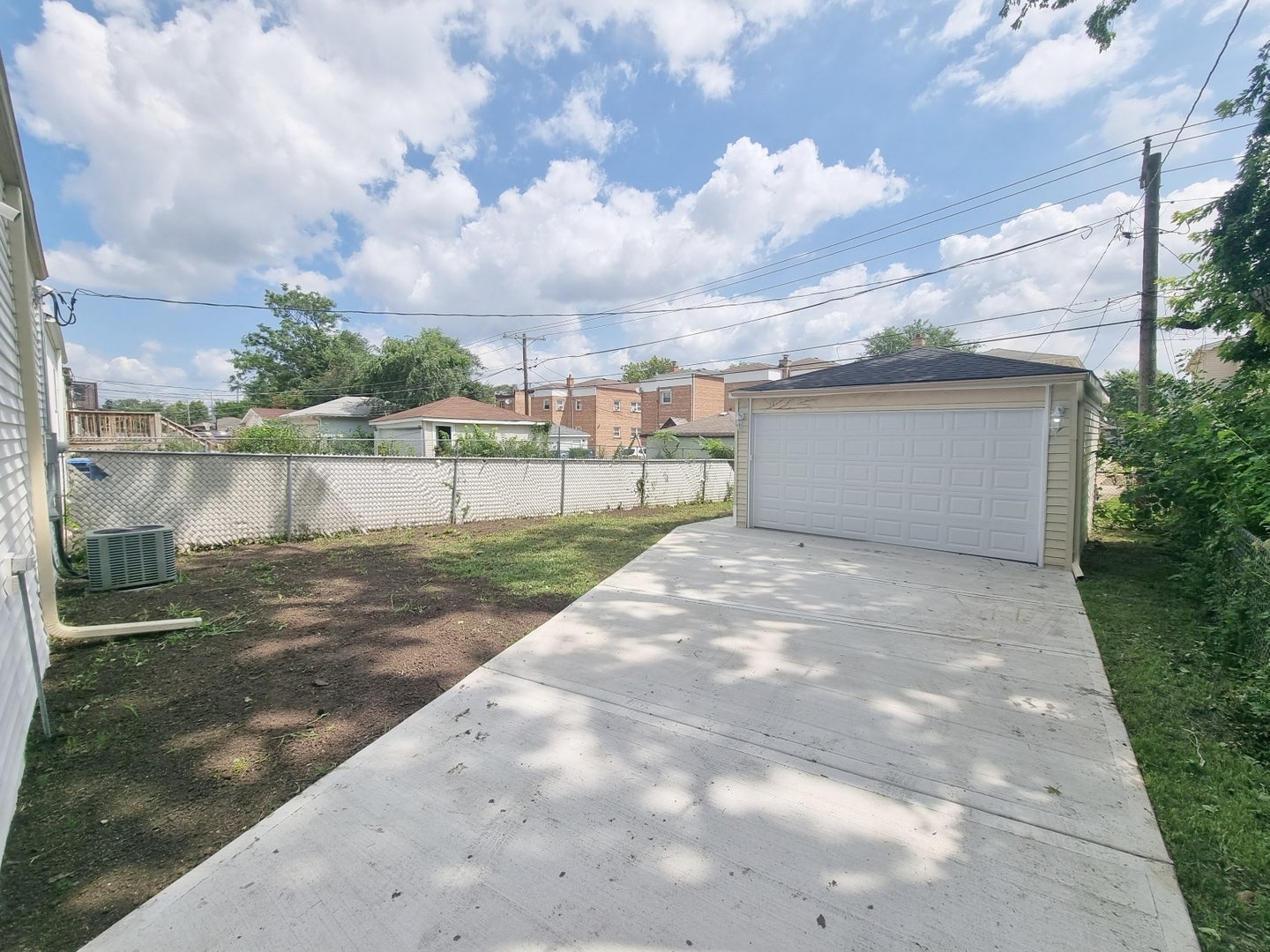 Home in Maywood, IL 60153 — photo 3