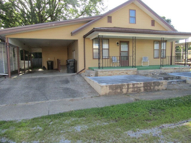 111 N Columbus Street — photo