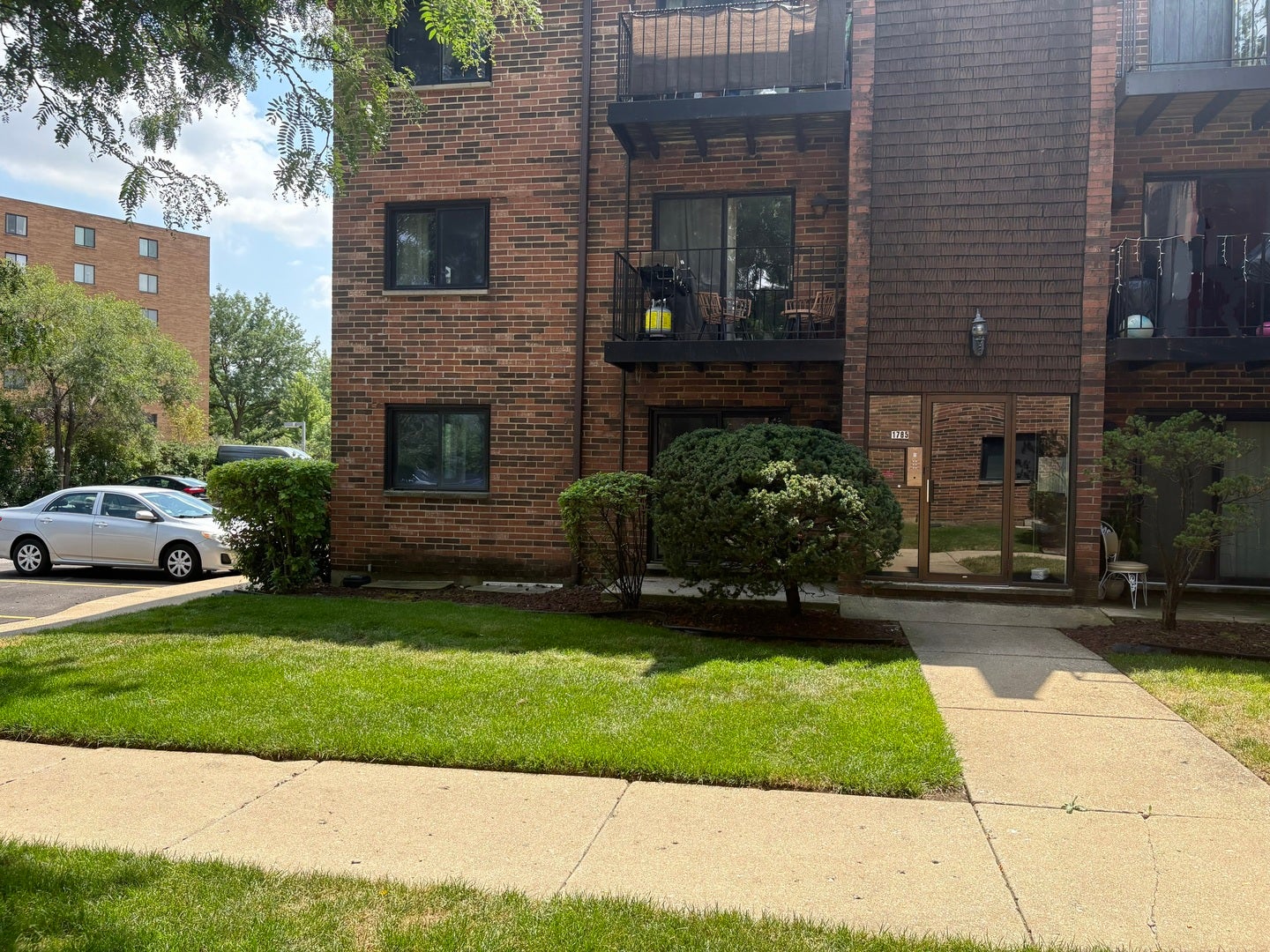 1785 W Algonquin Road 1a — photo