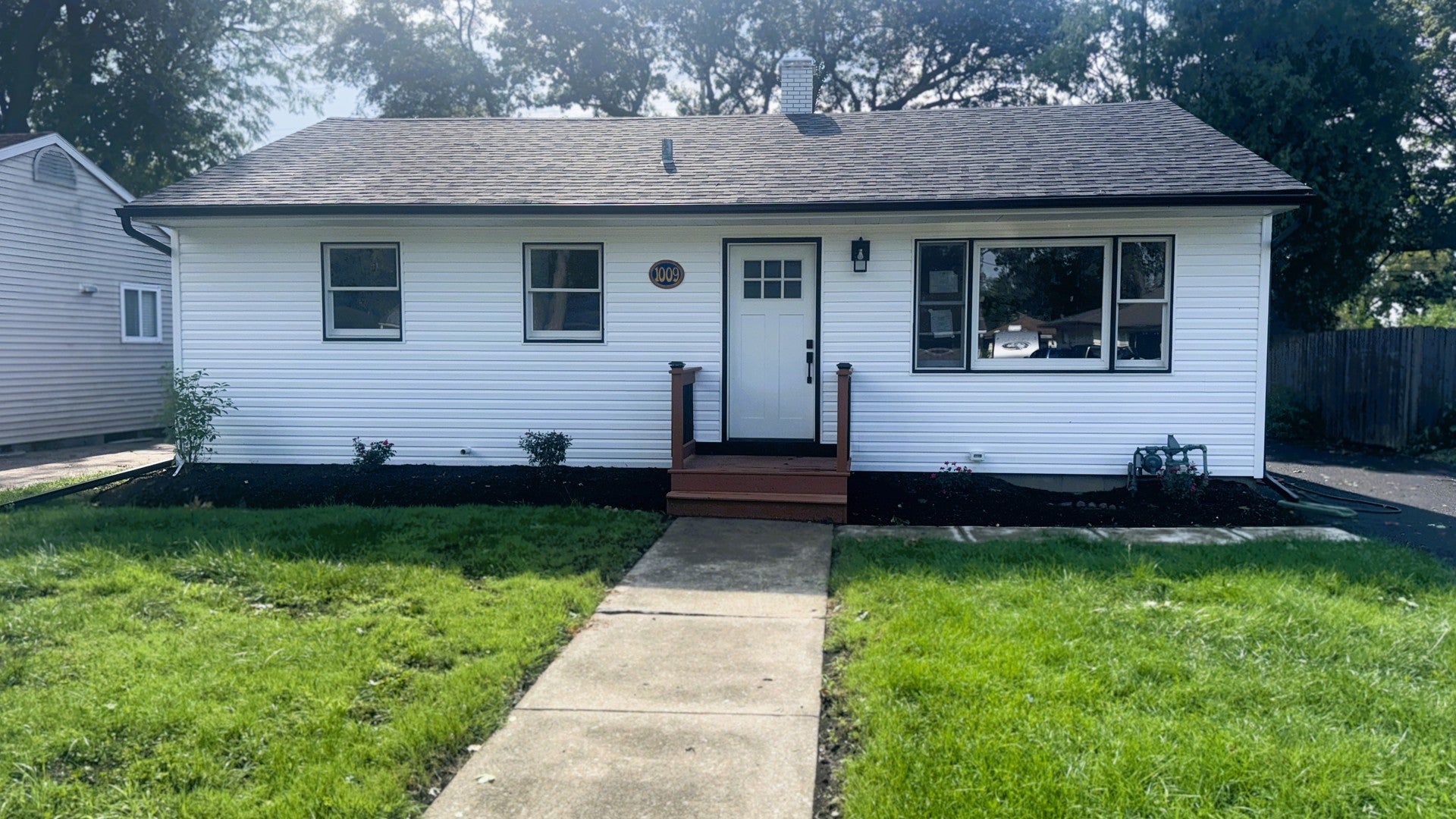 1009 Plaza Drive — photo