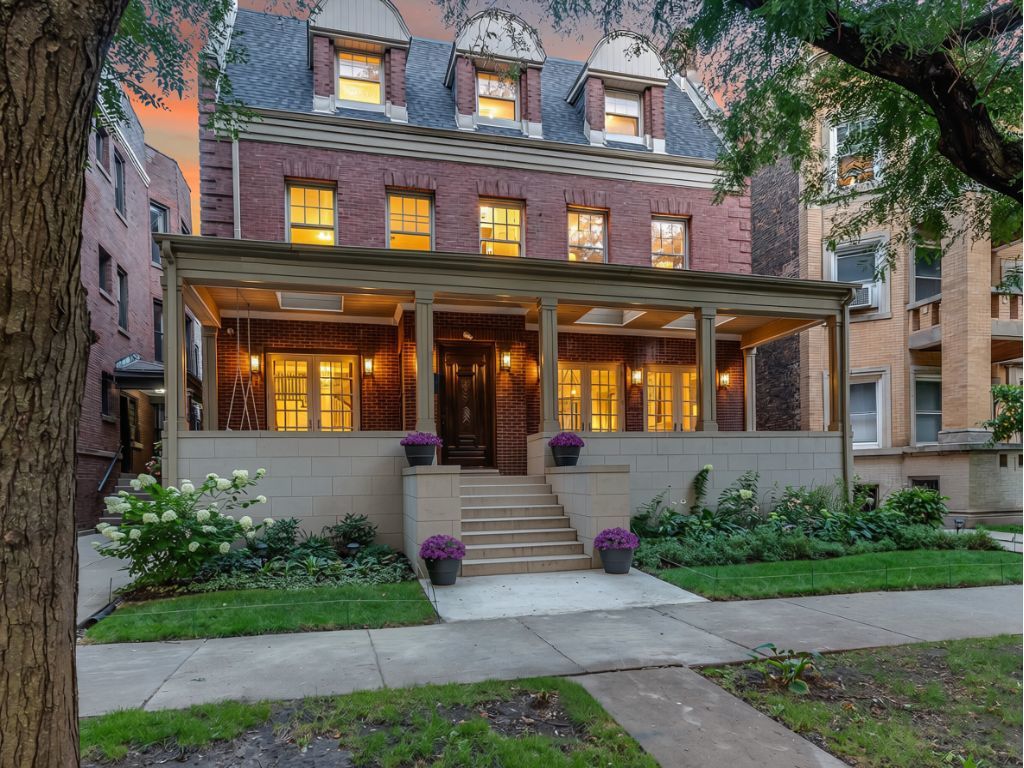 5421 S Hyde Park Boulevard — photo