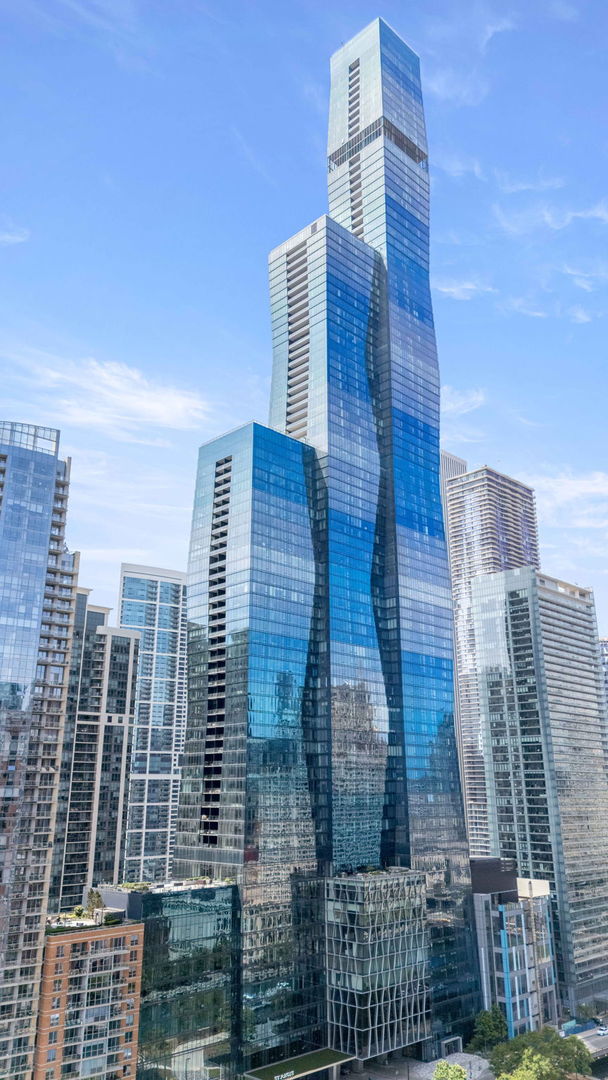 363 E Wacker Drive 2905 — photo