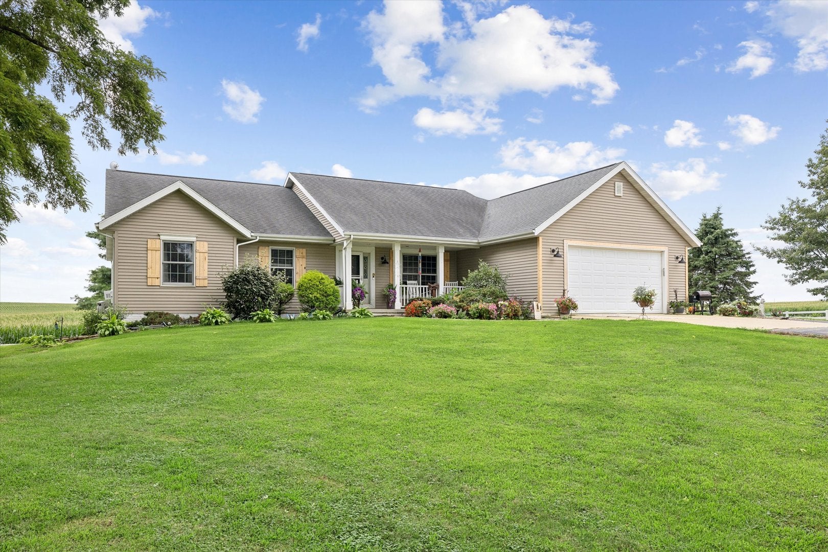 12433 Prairie Center Road — photo