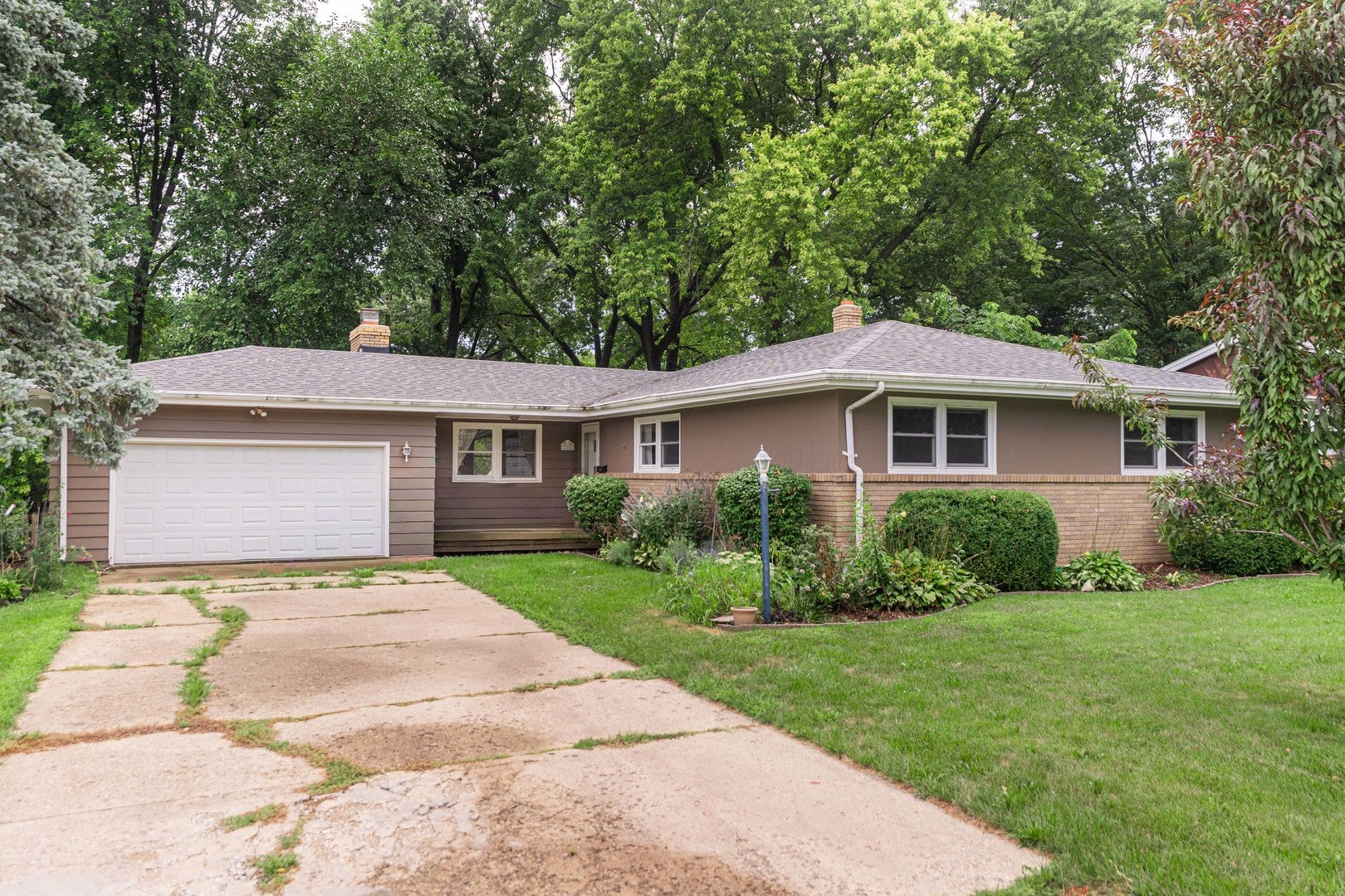 216 Fairmont Drive — photo