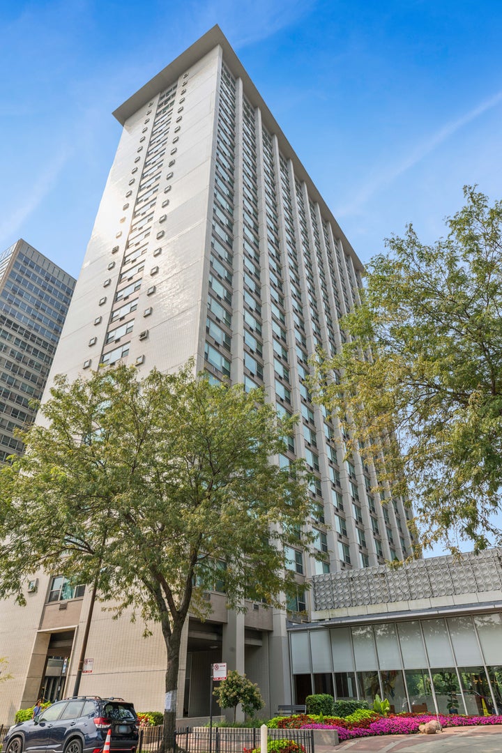3600 N Lake Shore Drive 1308 — photo