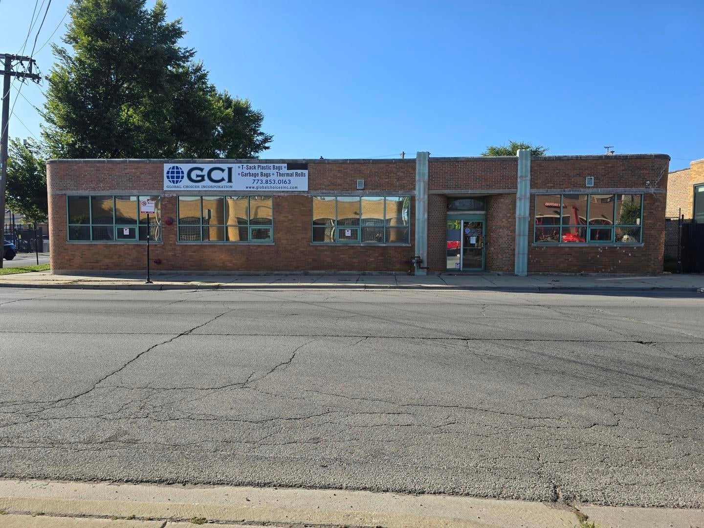 4535 W Addison Street — photo