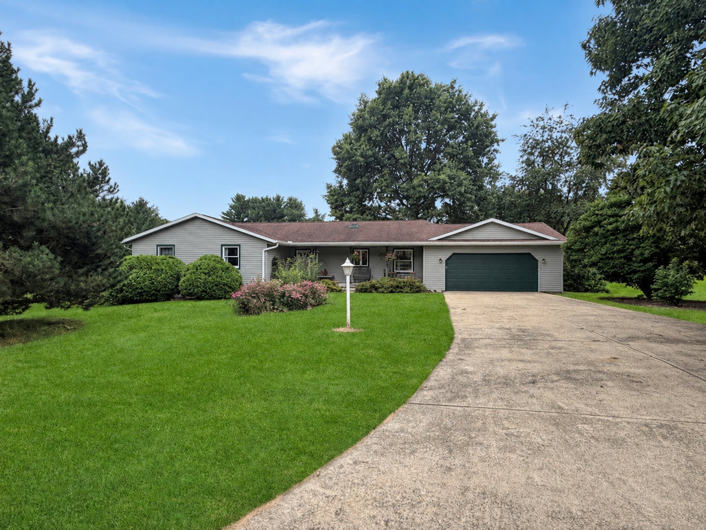 705 Chelsea Court — photo